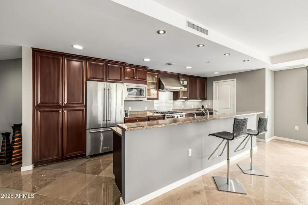 Real Estate Picture 14