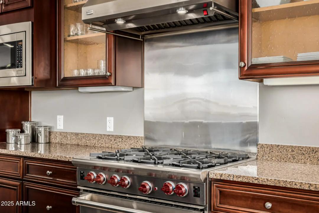 Real Estate Picture 15