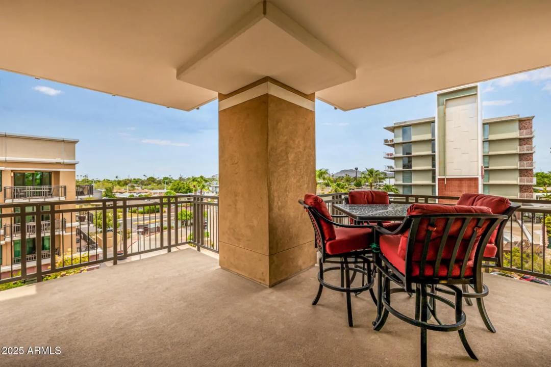 Real Estate Picture 5