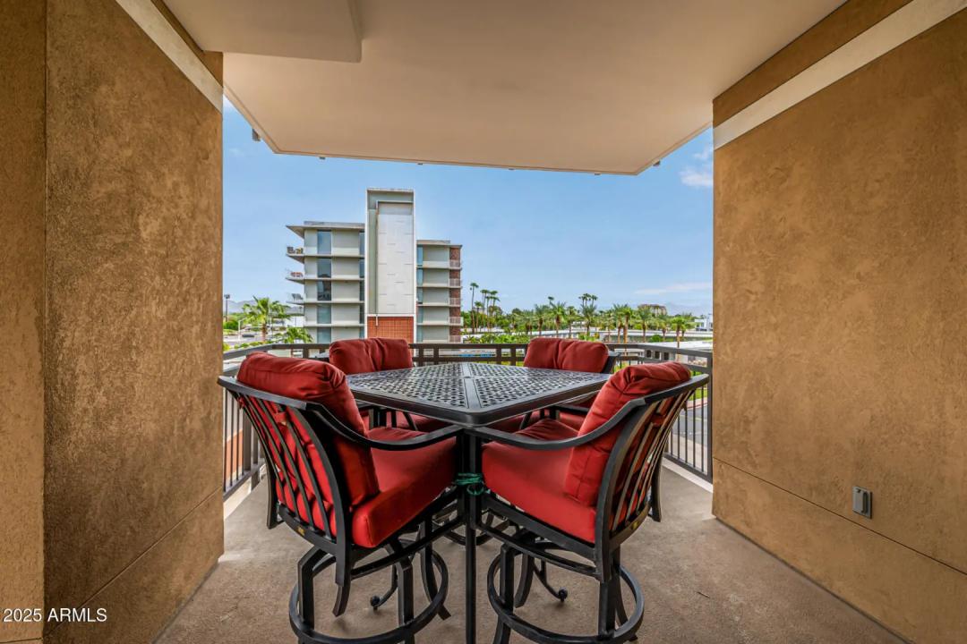 Real Estate Picture 30