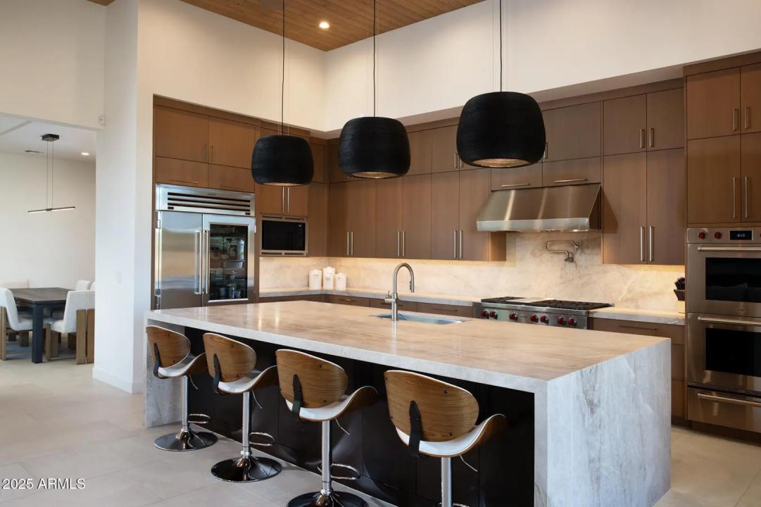 Real Estate Picture 5