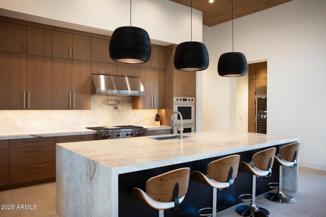 Real Estate Picture 6