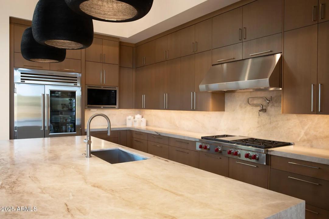 Real Estate Picture 7
