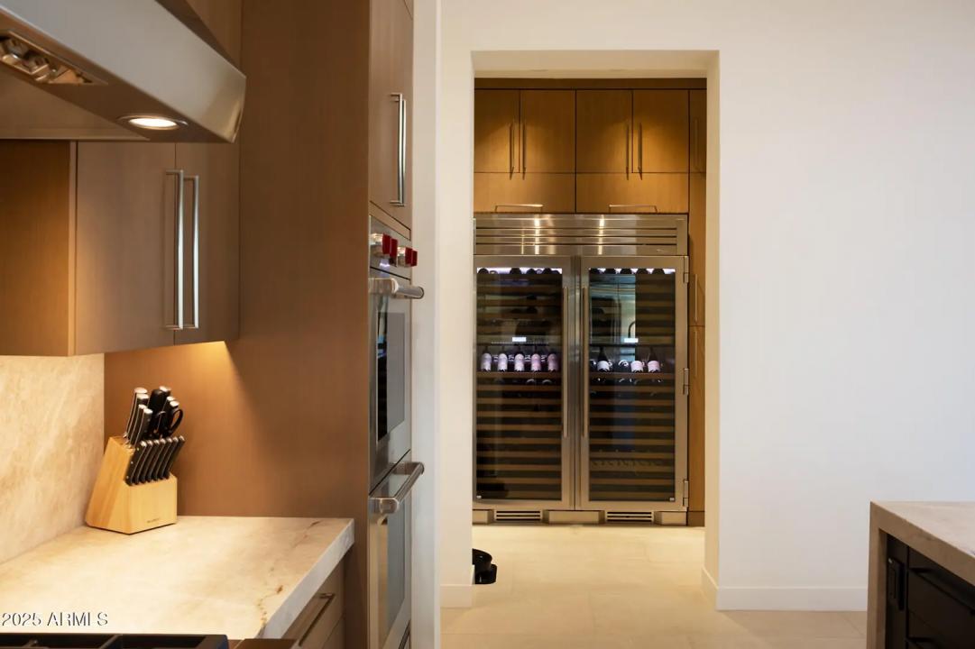 Real Estate Picture 8