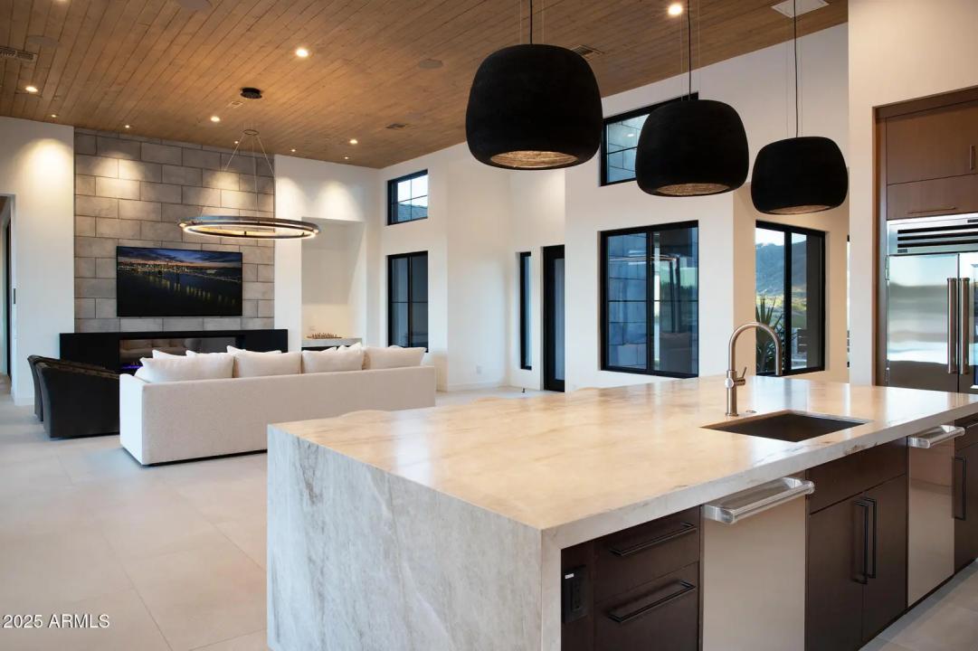 Real Estate Picture 13