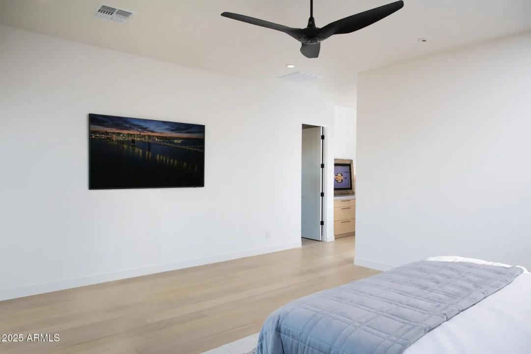 Real Estate Picture 19