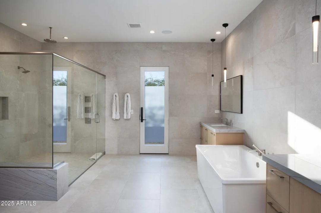 Real Estate Picture 22