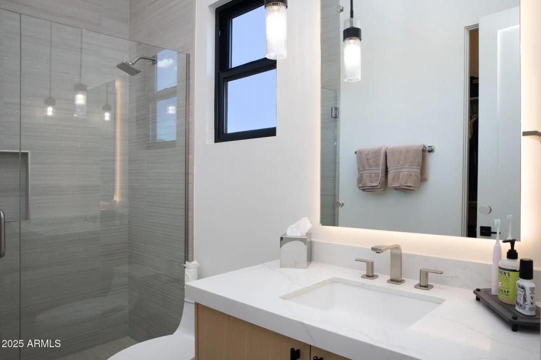 Real Estate Picture 30