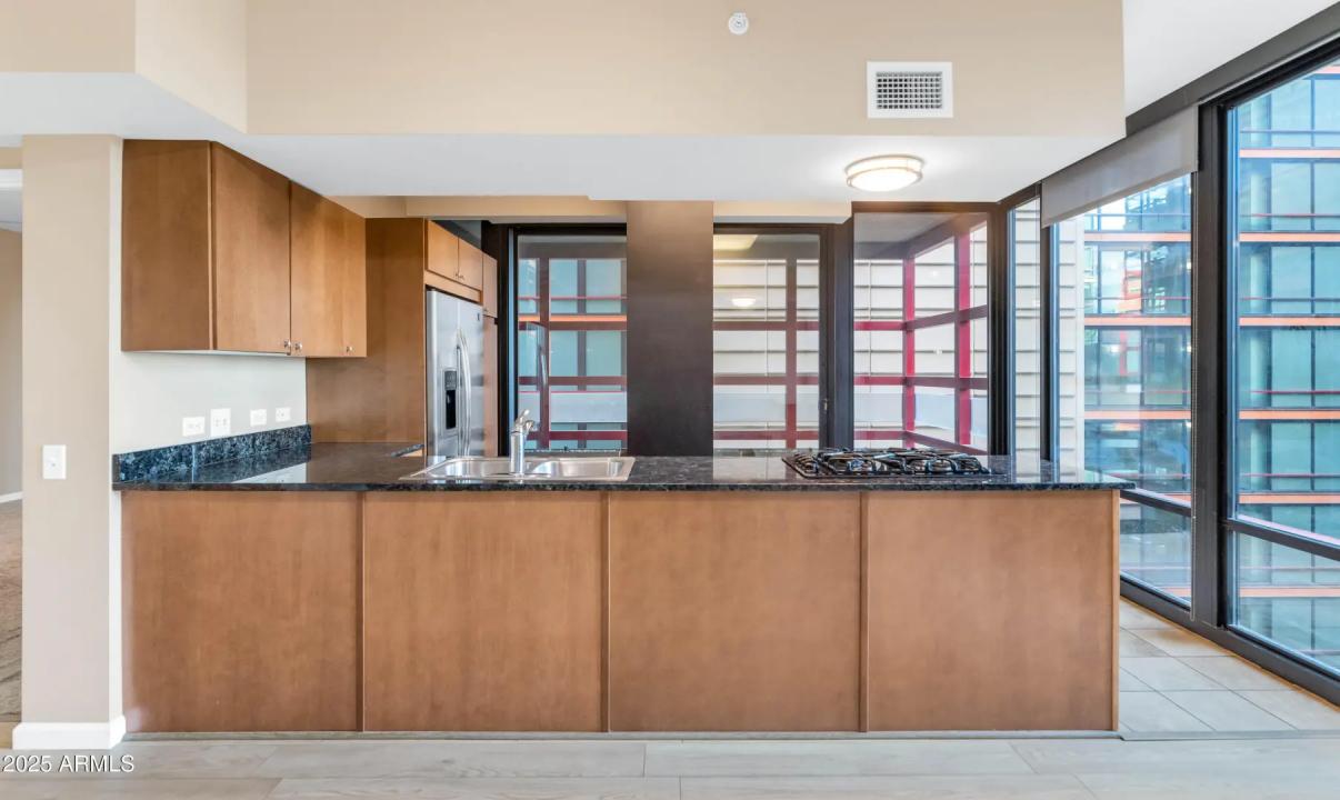 Real Estate Picture 4