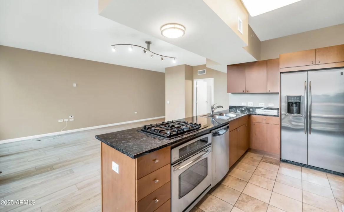 Real Estate Picture 6