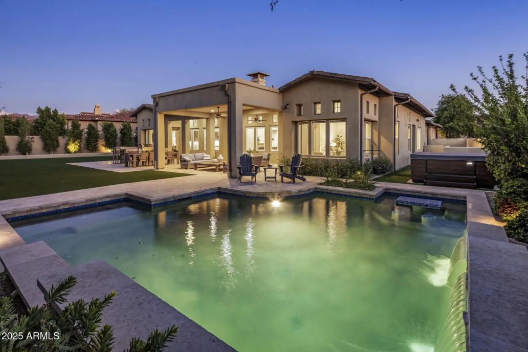 Real Estate Picture 3