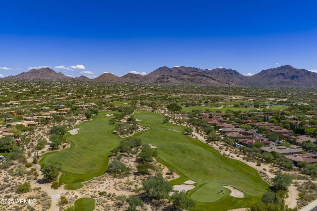 Real Estate Picture 6
