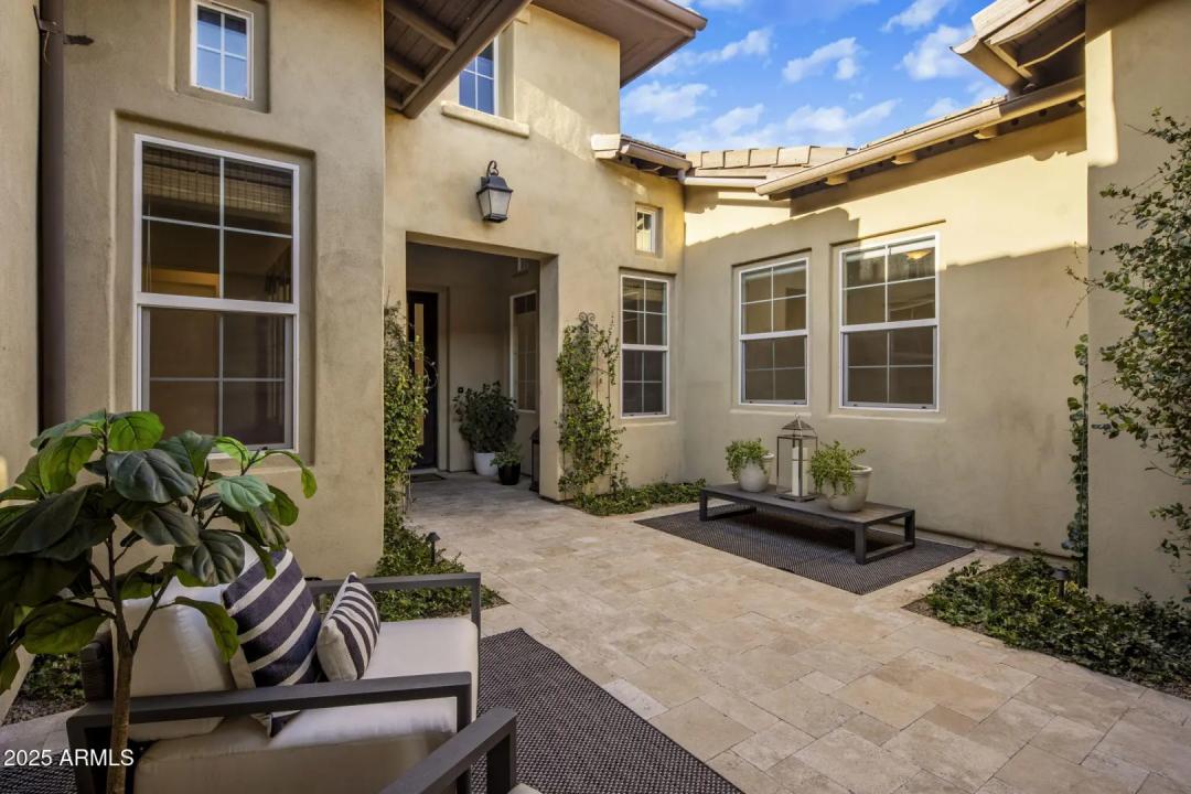Real Estate Picture 10