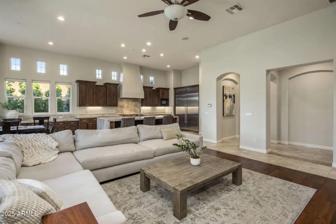 Real Estate Picture 15