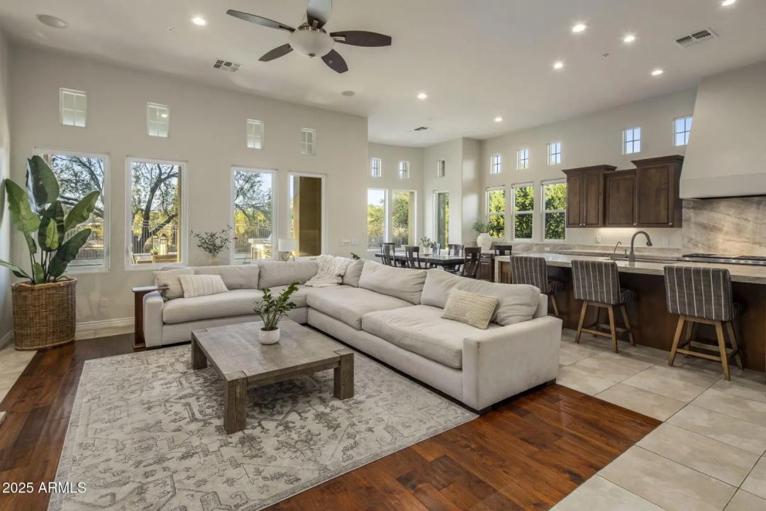 Real Estate Picture 16