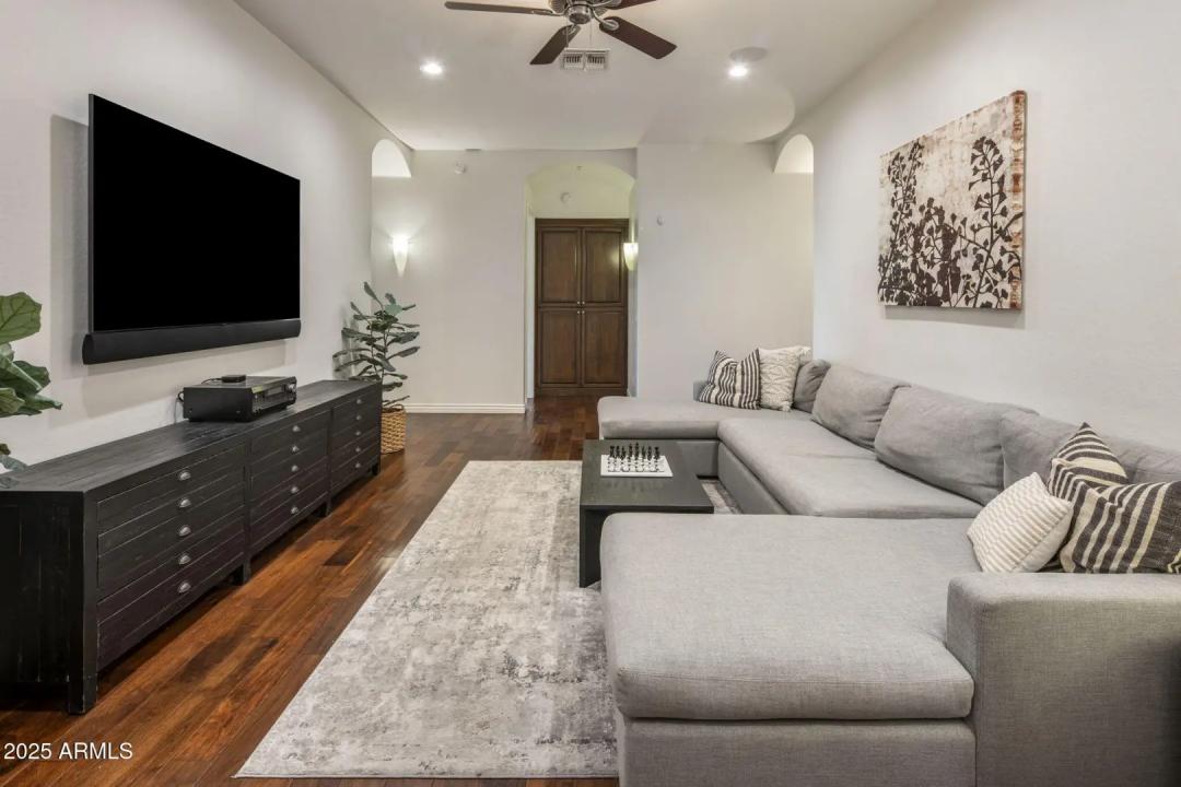 Real Estate Picture 21