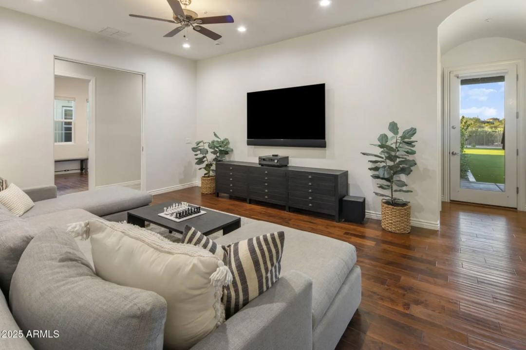 Real Estate Picture 22