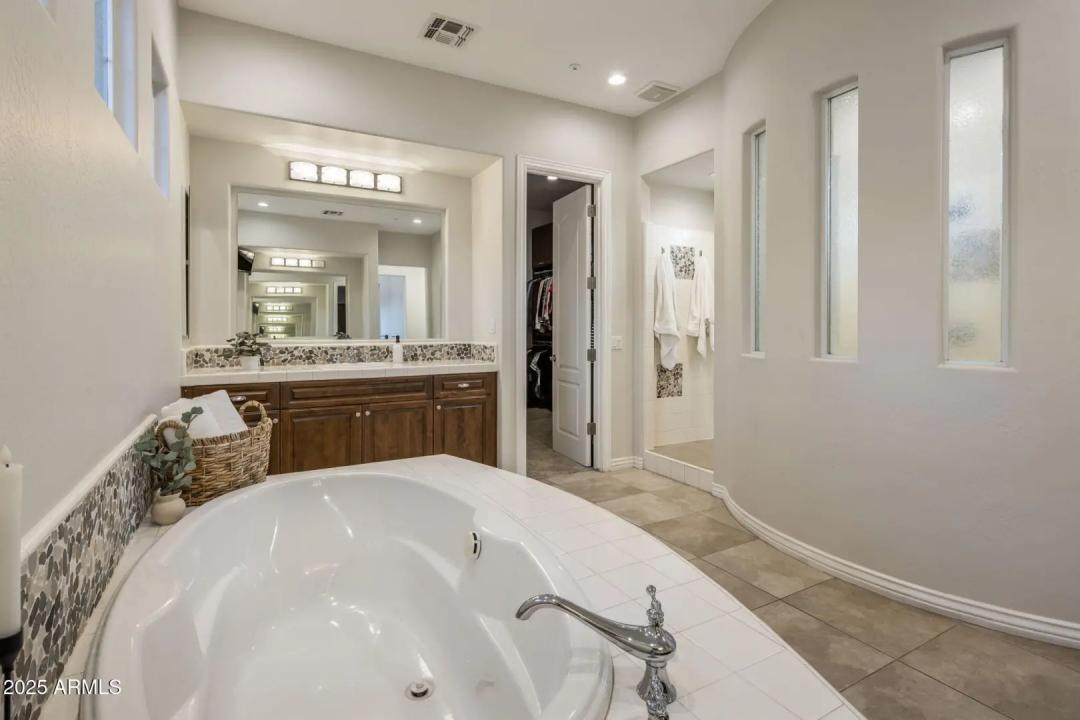 Real Estate Picture 29