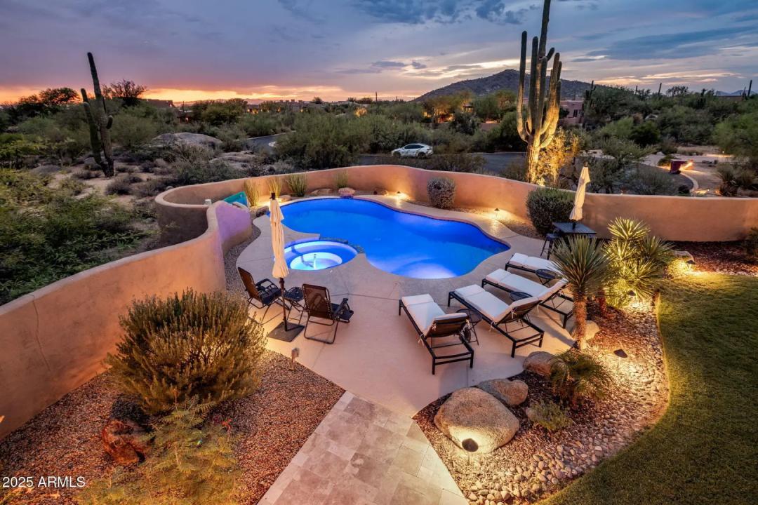 Real Estate Picture 5
