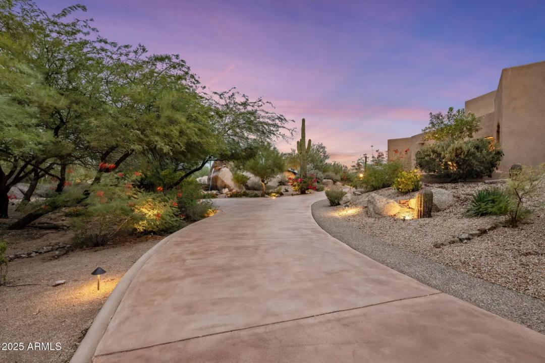 Real Estate Picture 4