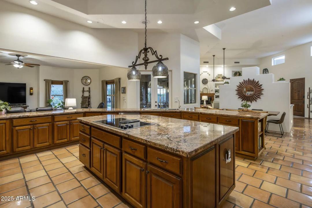 Real Estate Picture 25