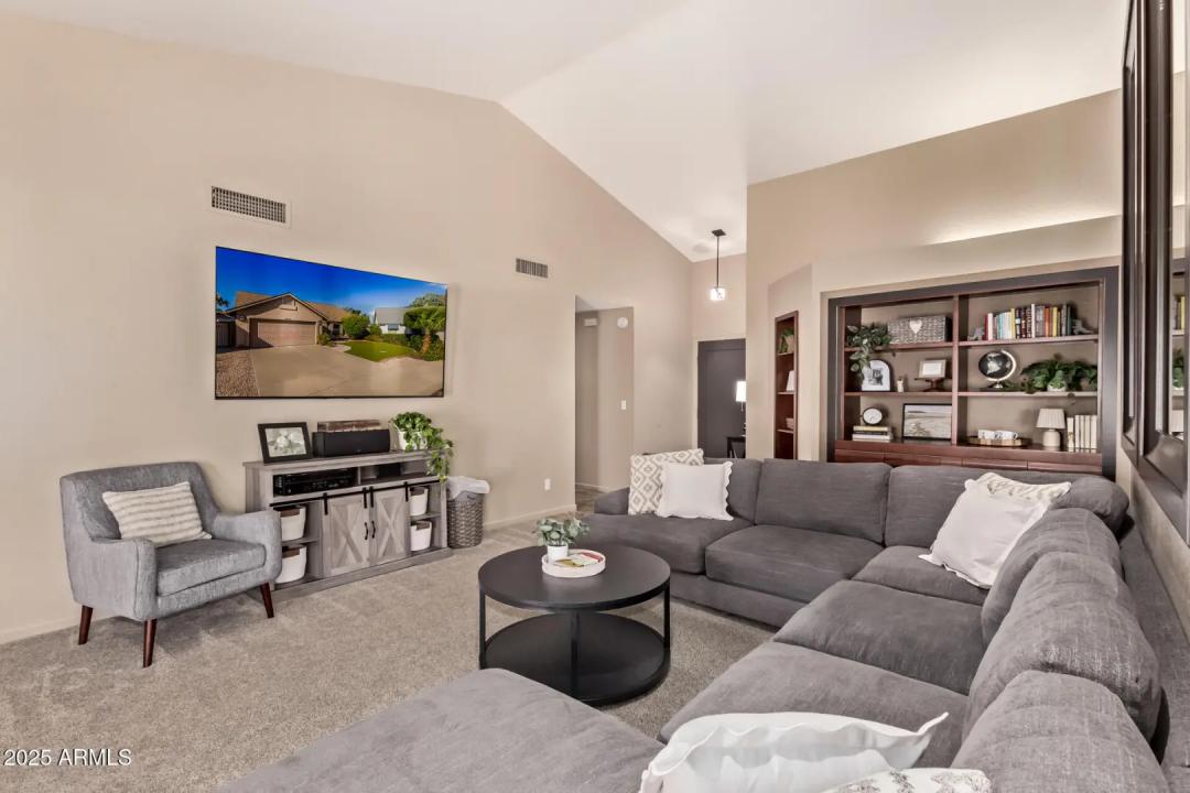 Real Estate Picture 6