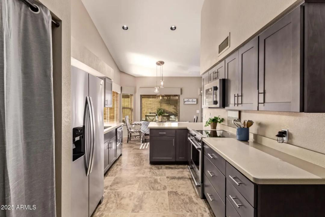 Real Estate Picture 3