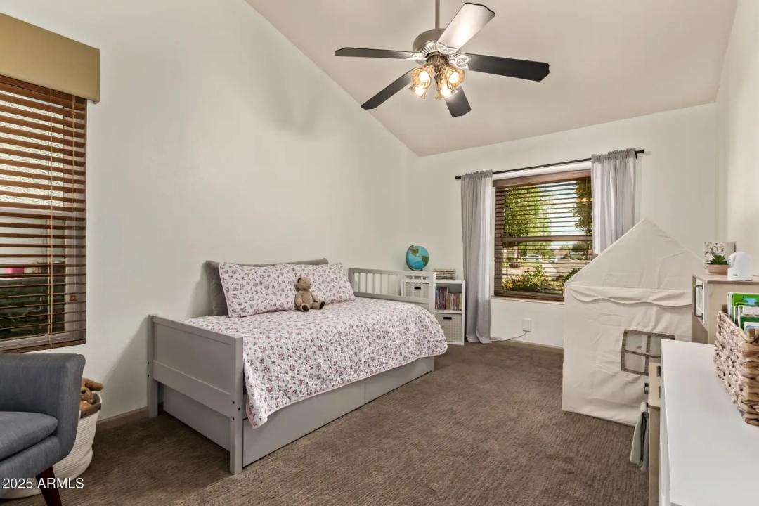 Real Estate Picture 12