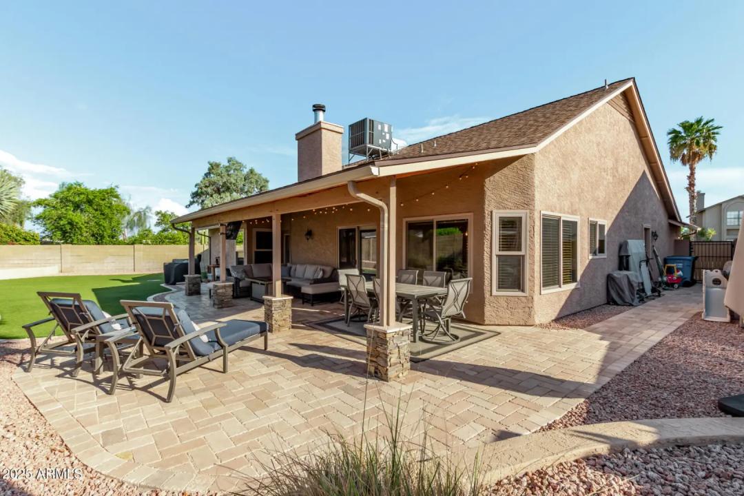 Real Estate Picture 5