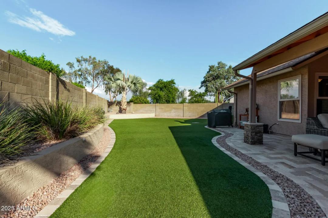 Real Estate Picture 16