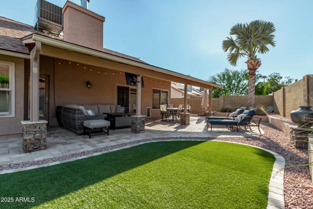 Real Estate Picture 18