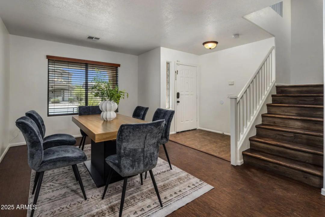 Real Estate Picture 5