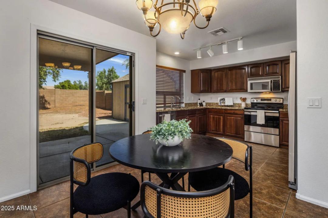 Real Estate Picture 9