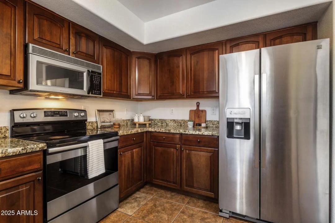 Real Estate Picture 14