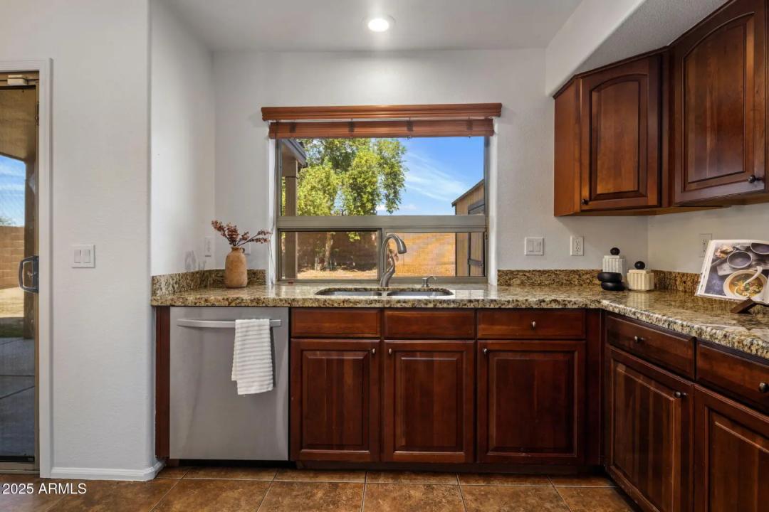 Real Estate Picture 15