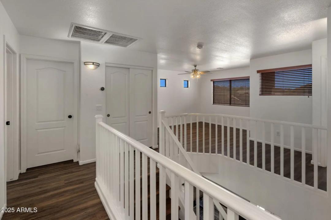 Real Estate Picture 24