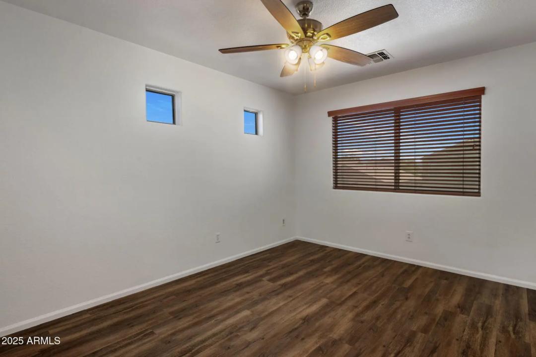 Real Estate Picture 26