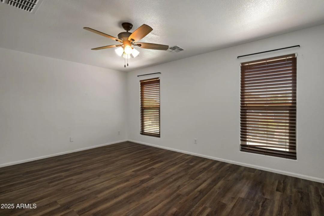 Real Estate Picture 34