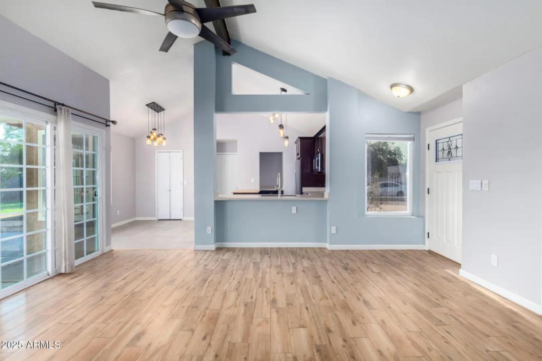 Real Estate Picture 4