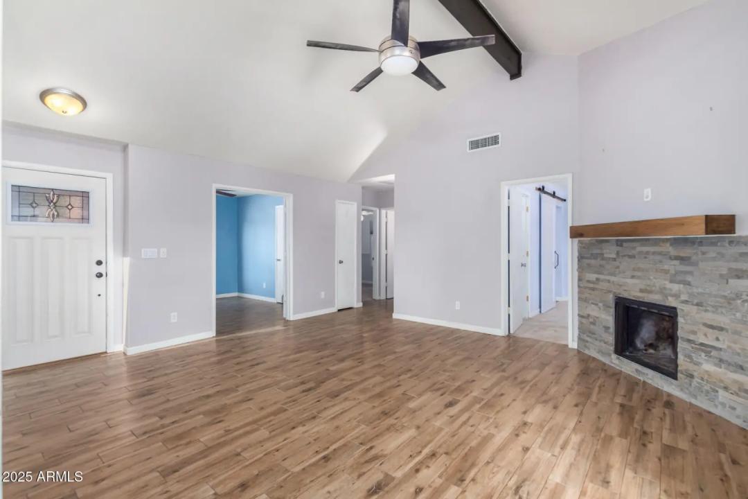 Real Estate Picture 5