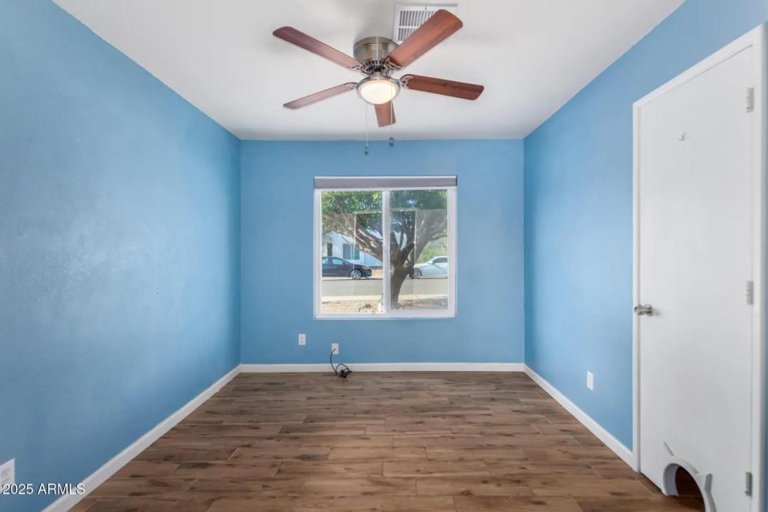 Real Estate Picture 15