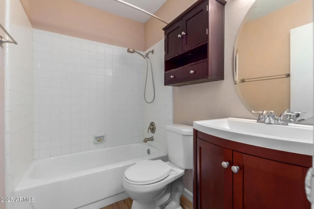 Real Estate Picture 18