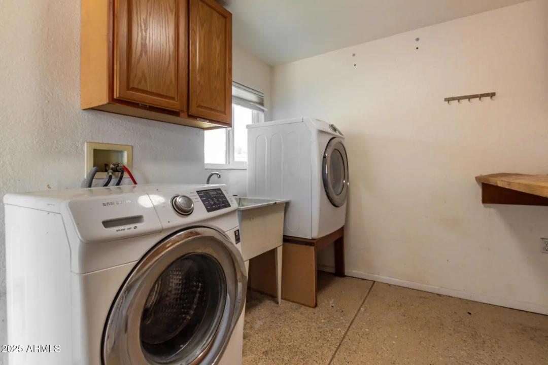 Real Estate Picture 25