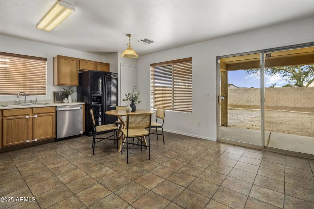 Real Estate Picture 9