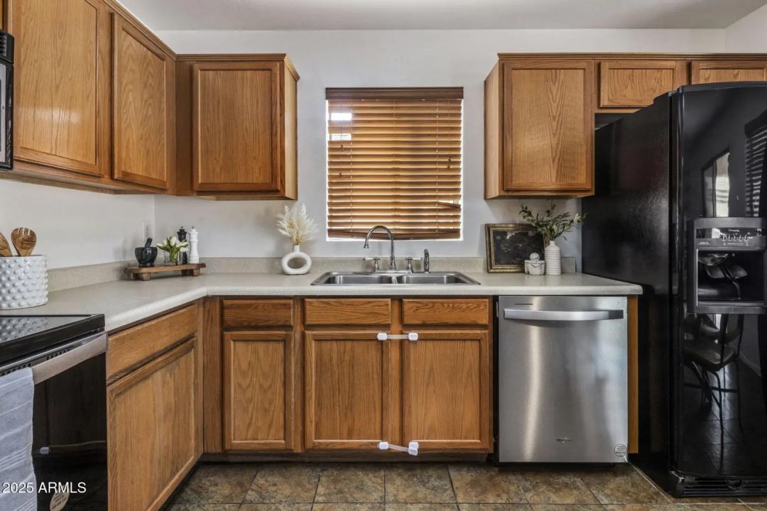 Real Estate Picture 10