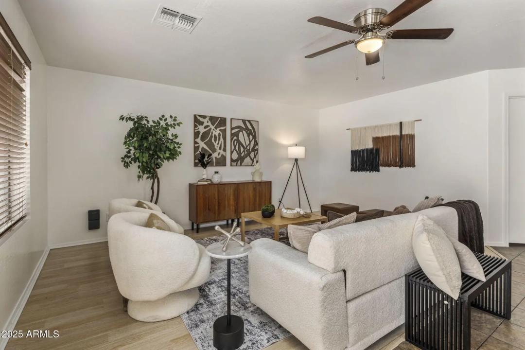 Real Estate Picture 5