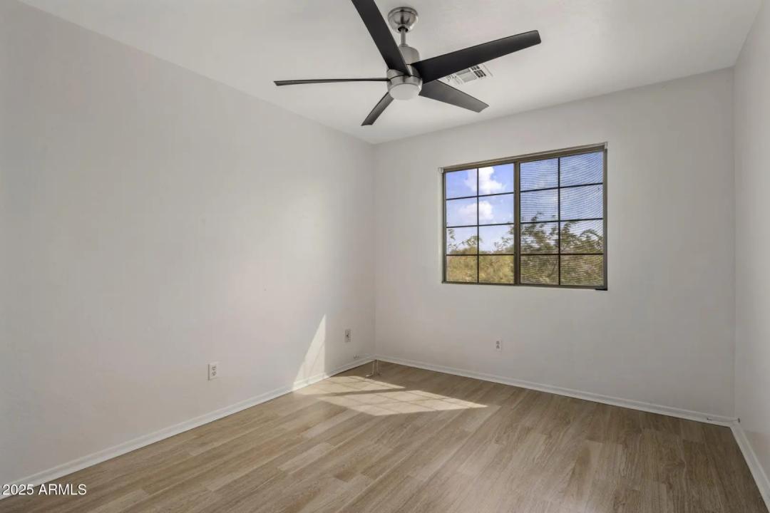 Real Estate Picture 11