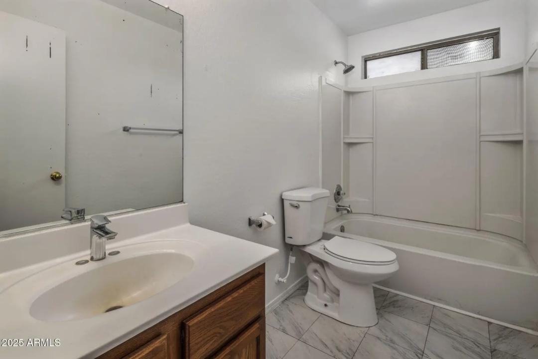 Real Estate Picture 15