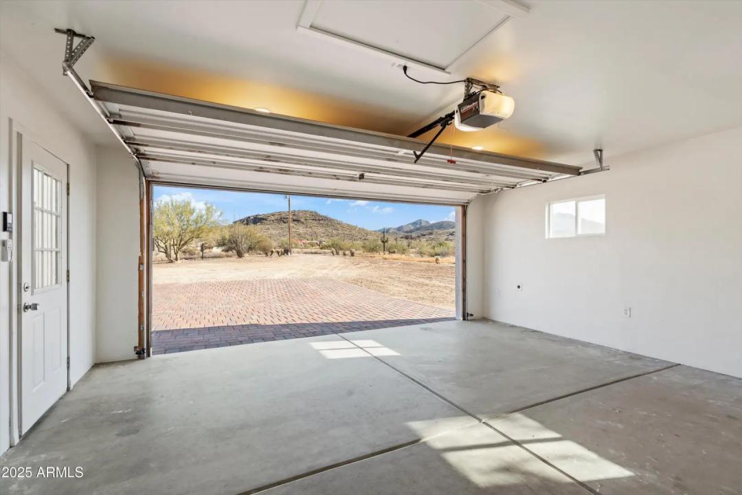 Real Estate Picture 30