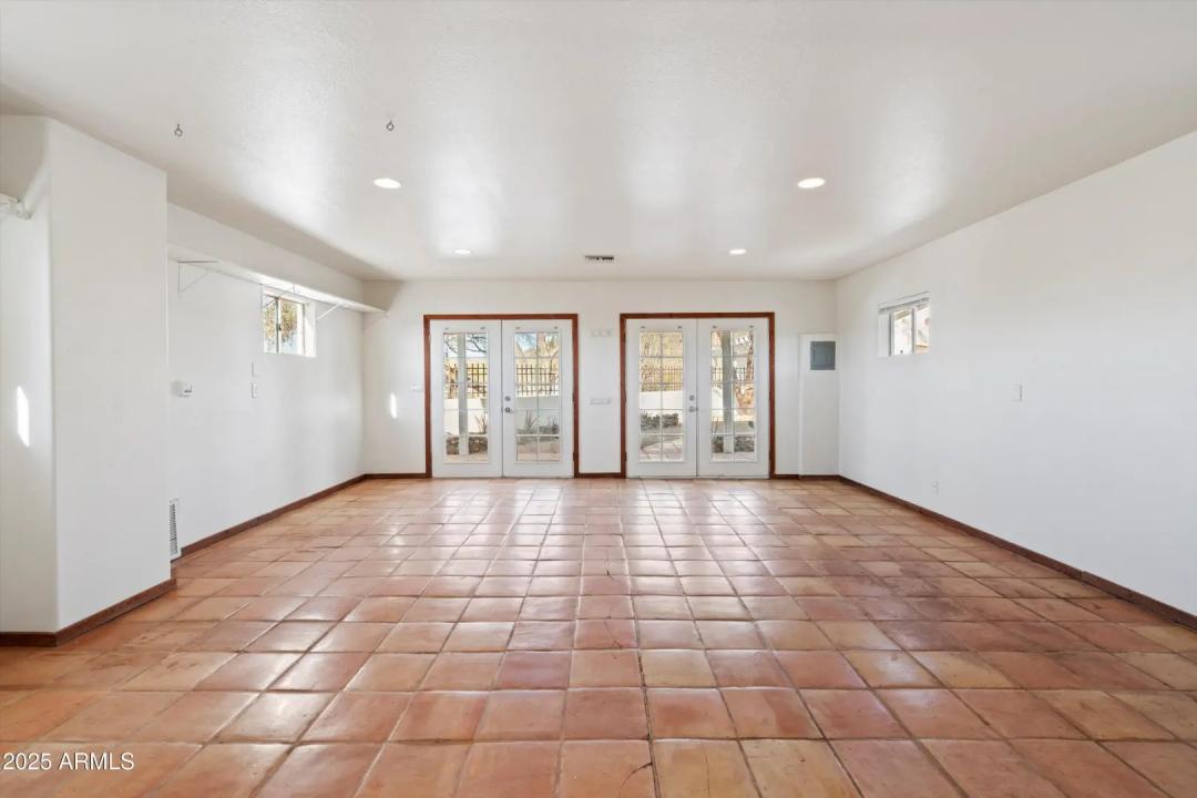 Real Estate Picture 6